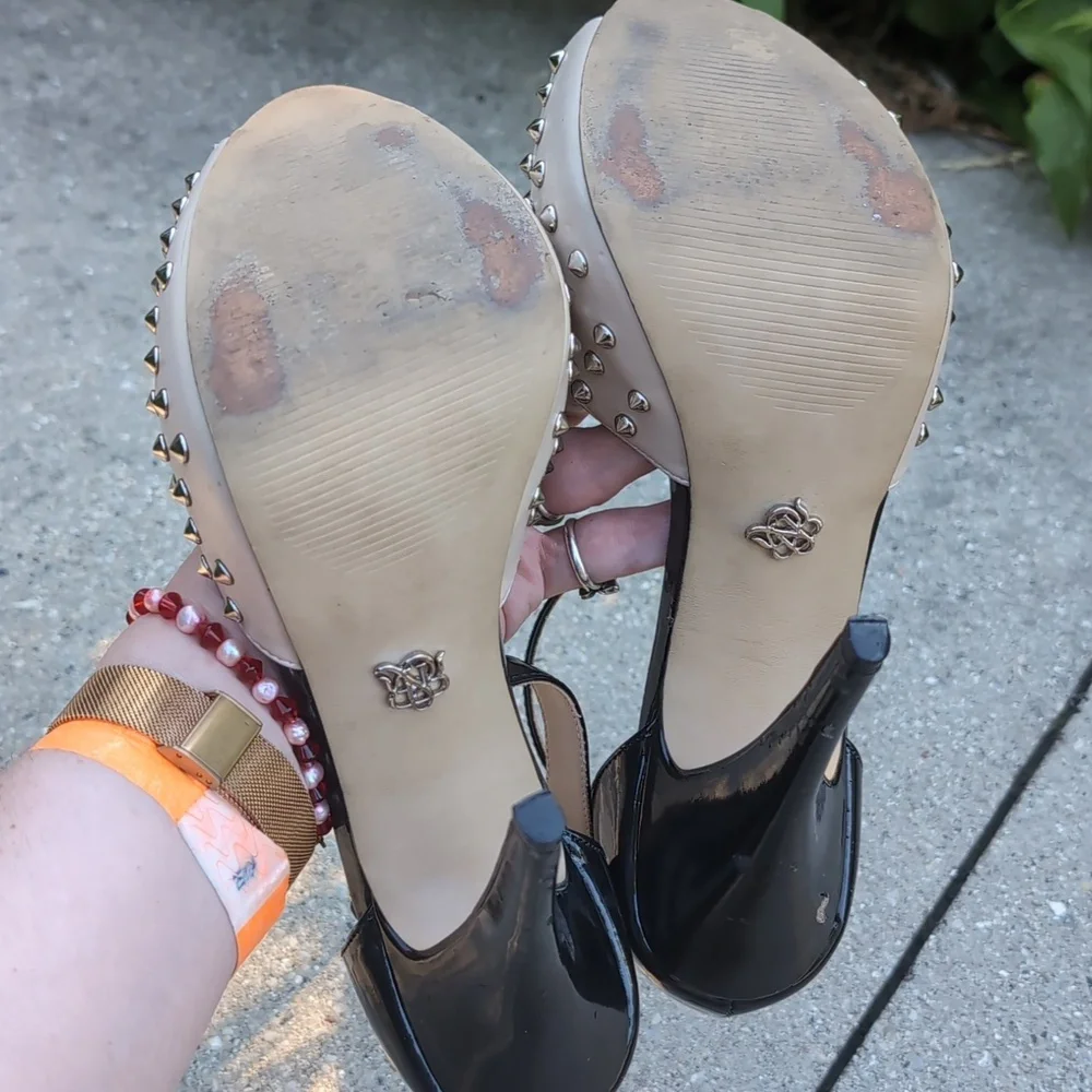 Rock & Republic Studded Heels Cream & Black Sz 9 - Picture 4 of 7